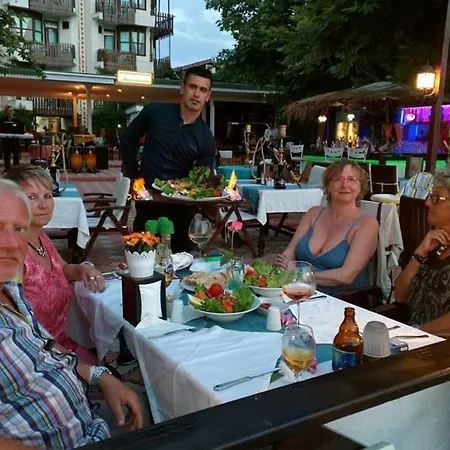Neptun Hotel 3*
